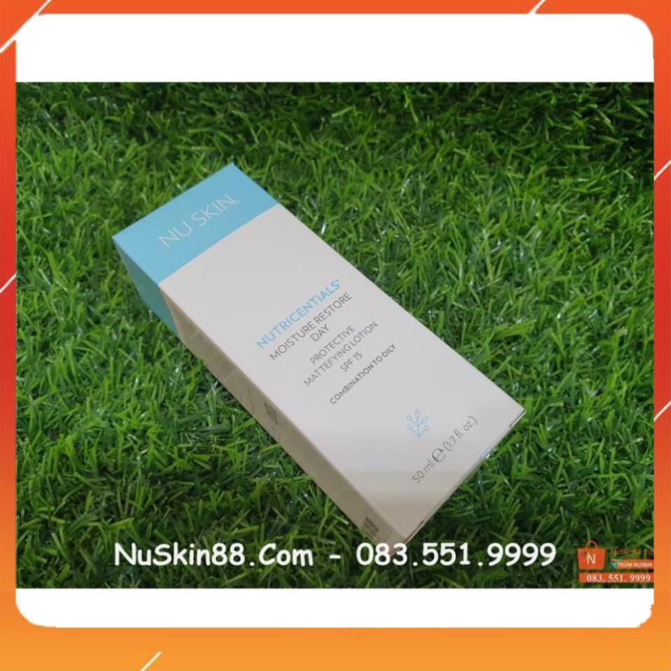 Kem Dưỡng Da & Kem Chống Nắng SPF 15 Moisture Restore Day Protective Mattefying Lotion giá rẻ