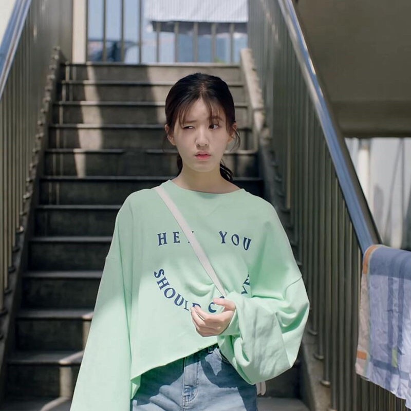 ÁO CROTOP TAY DÀI  TRONG PHIM VÔ TÌNH NHẶT ĐƯỢC TỔNG TÀI