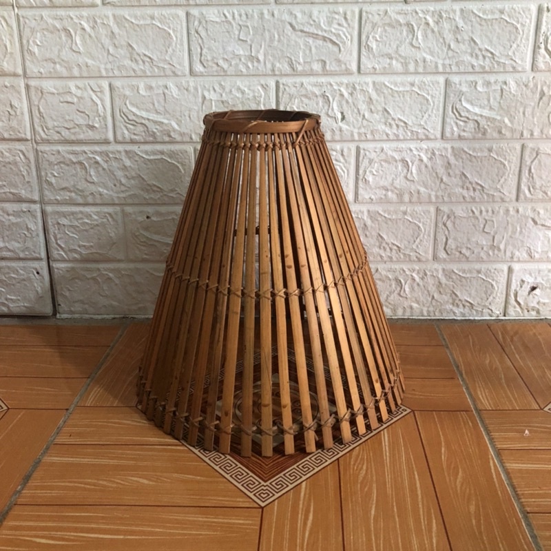 Đèn mây tre nơm cá.kích thước 25x35cm. đèn mây tre decor trang trí.