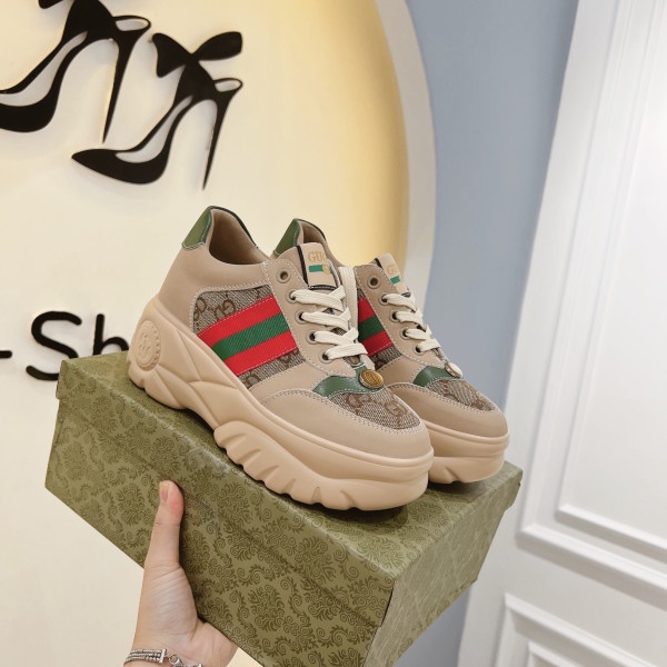 Giày sneaker nâng đế 7cm phối màu