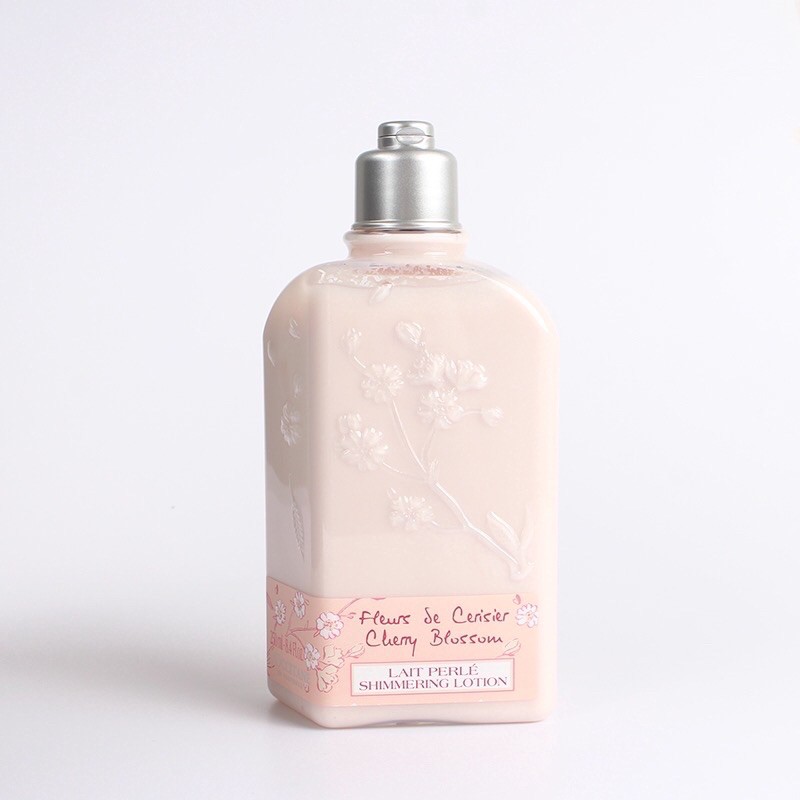 Dưỡng thể hoa anh đào L’Occitane Cherry Blossom Shimmering Lotion 250ml