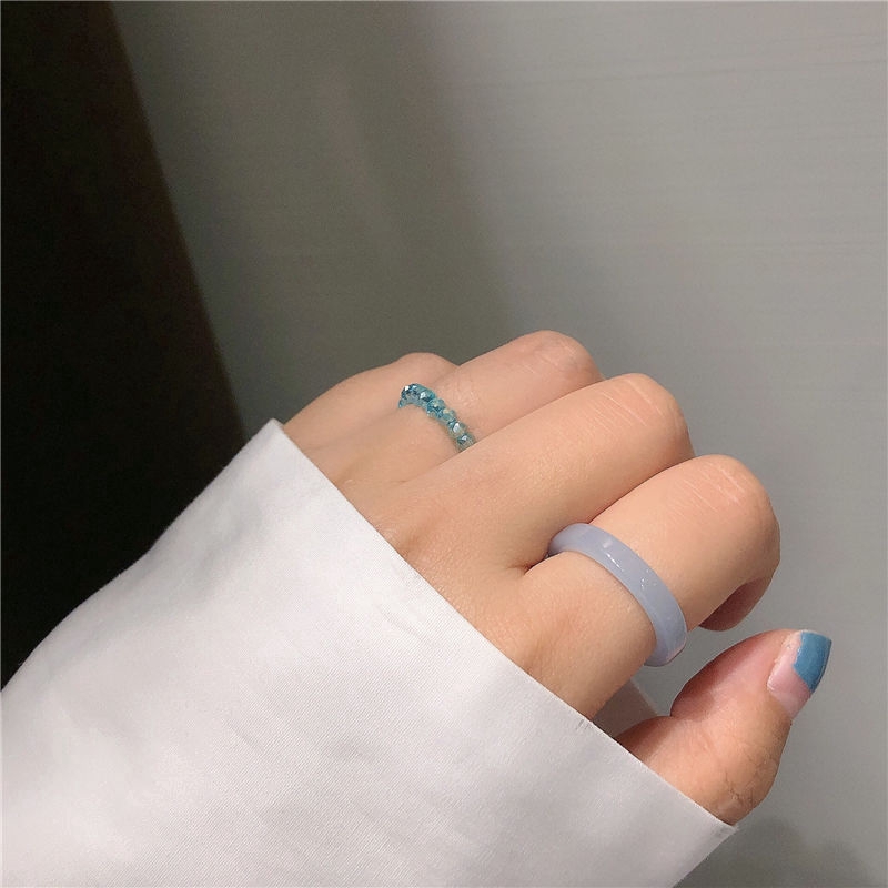 Bộ hai nhẫn xâu hạt cườm kiểu dáng đơn giản