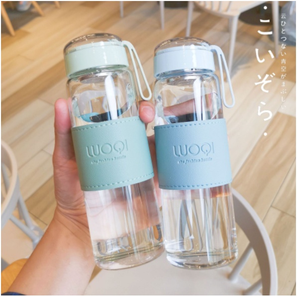 Bình nước cầm tay có quai xách
