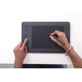 Bảng vẽ cảm ứng Wacom Intuos Pro Small PTH-451