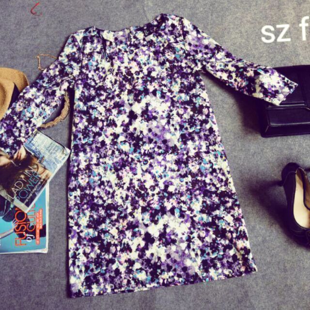 Váy xuông HM dành cho bạn từ 43-53kg rất đẹp. Phu hợp với mua thu sắp tới vì có tay lỡ. Đi làm đj chơi đều đẹp nhe bạn
