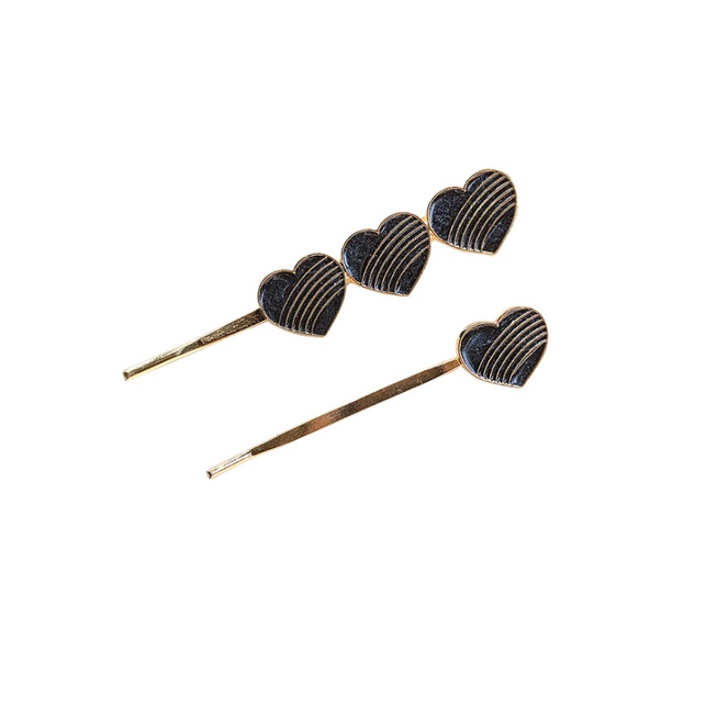 Set 2 kẹp tóc trái tim KAH108