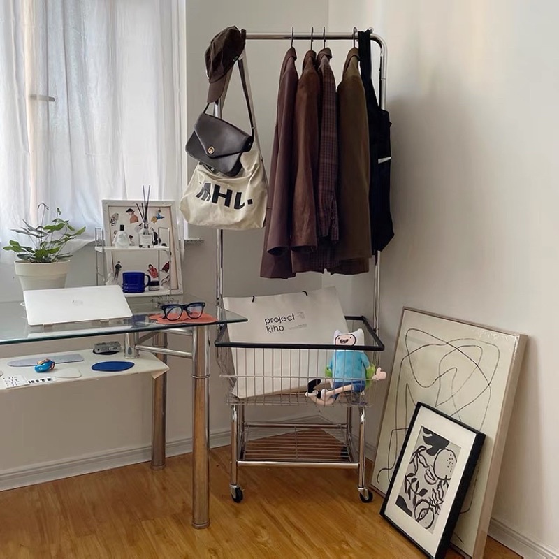 Giá treo quần áo kèm giỏ đựng, sang trọng, chắc chắn, linh hoạt với bánh xe di chuyển- ANI.ROOM