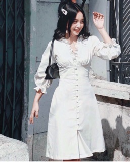 Đầm trắng nhúng ngực nút bọc (kèm hình thật)