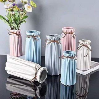 Lọ hoa sứ thắt nơ