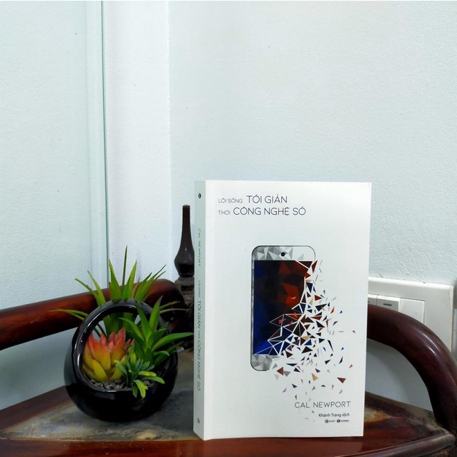 Sách - Lối sống tối giản thời công nghệ số - Tác giả: Cal Newport Tặng Bookmark