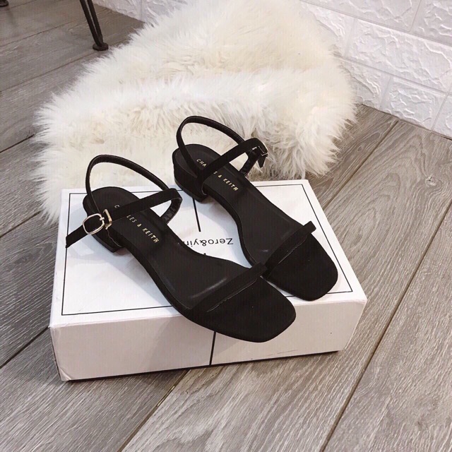 Sandal quai mảnh đế thấp