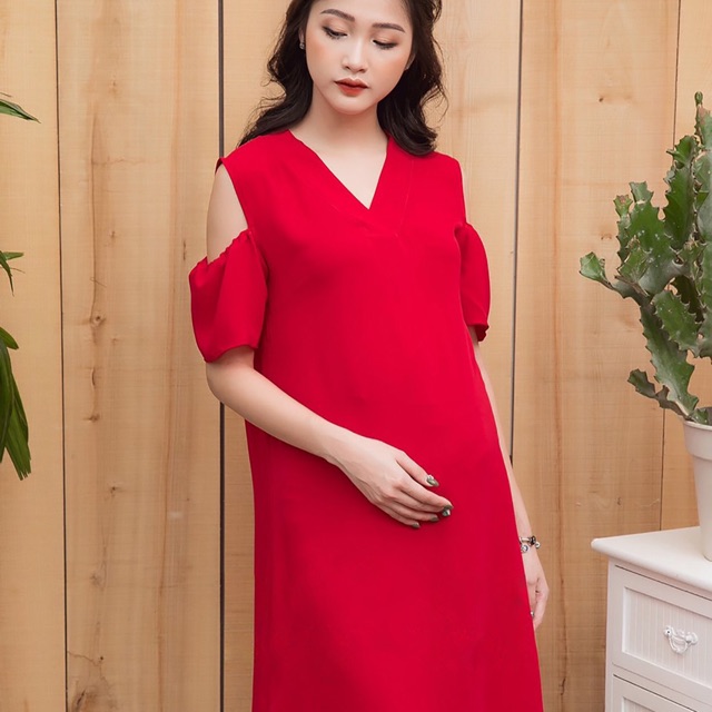 Sale giá tốt Đầm suông khoét vai