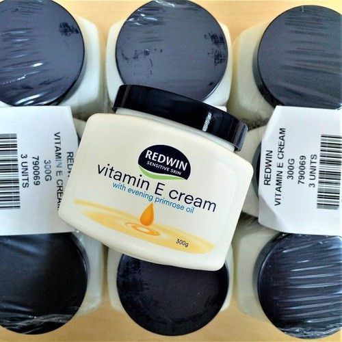 Kem dưỡng ẩm mềm mịn Redwin Vitamin E Cream Úc 300g