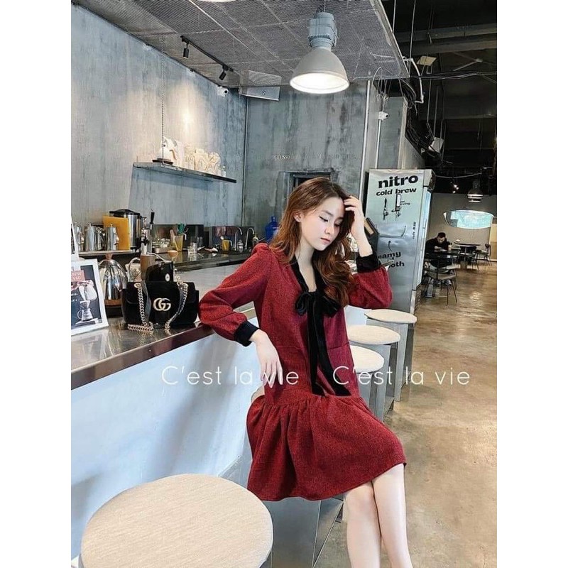 Đầm buộc nơ nhung