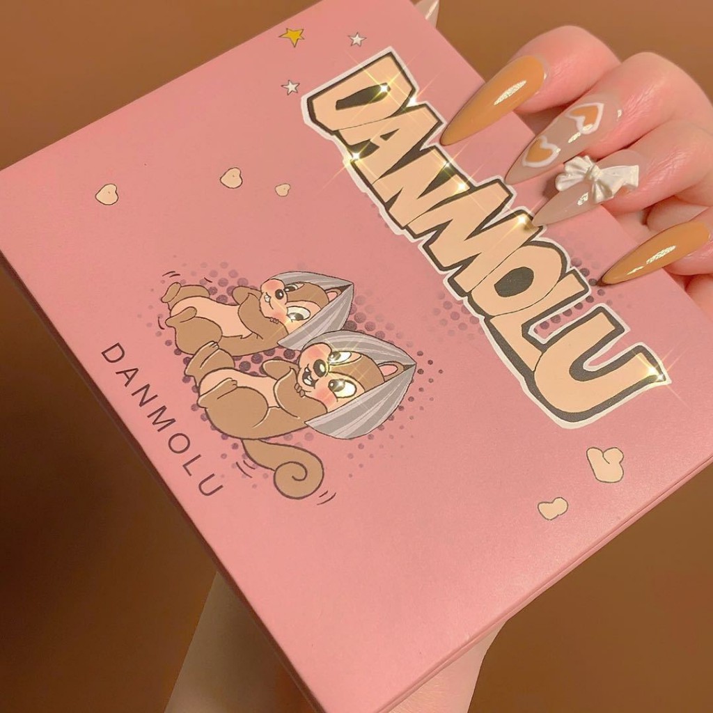 Bảng Phấn Mắt DANMOLU Nội Địa Trung Hình Chú Sóc Đáng Yêu