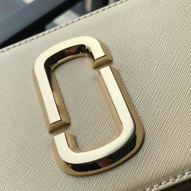 M... j màu mới siêu hot