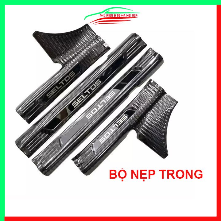 Ốp bậc cửa, nẹp bước chân Seltos 2020 2021 vân cacbon chống trầy bảo vệ trang trí xe