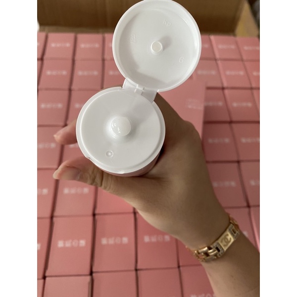 Sữa rửa mặt nhau thai cuốn rốn