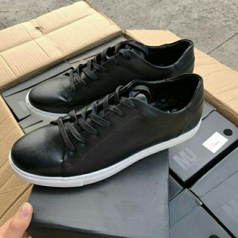 GIÀY THỂ THAO NAM XUẤT DƯ