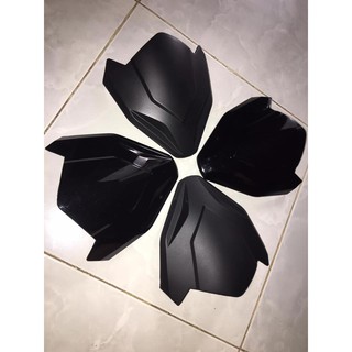 mão sói đen bóng Winner X