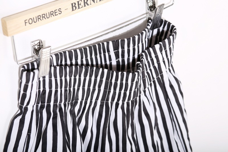 Quần short ống rộng lưng cao họa tiết kẻ sọc thời trang trẻ trung cho nữ