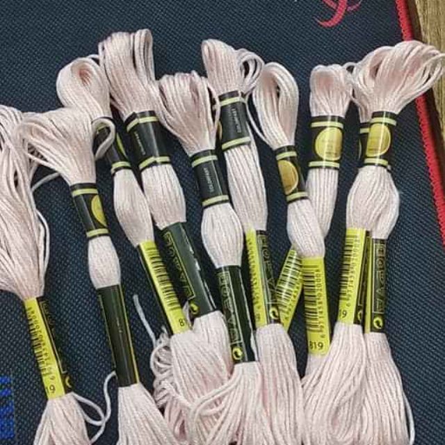 Chỉ lụa thêu tranh chữ thập