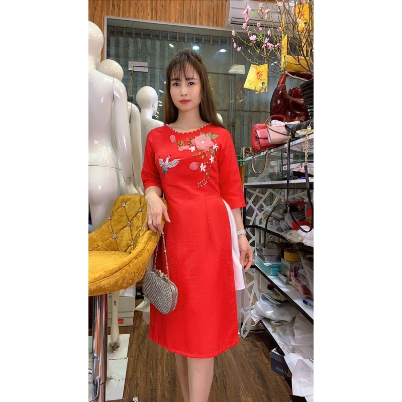 Áo dài gấm đính hoa nổi và thêu hạc thiết kế cao cấp