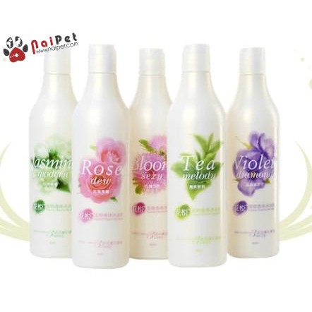 Sữa Tắm Thảo Dược Hoa Sen Cho Chó Mèo Lotus Fluffy Joyce &amp; Dolls 400ml