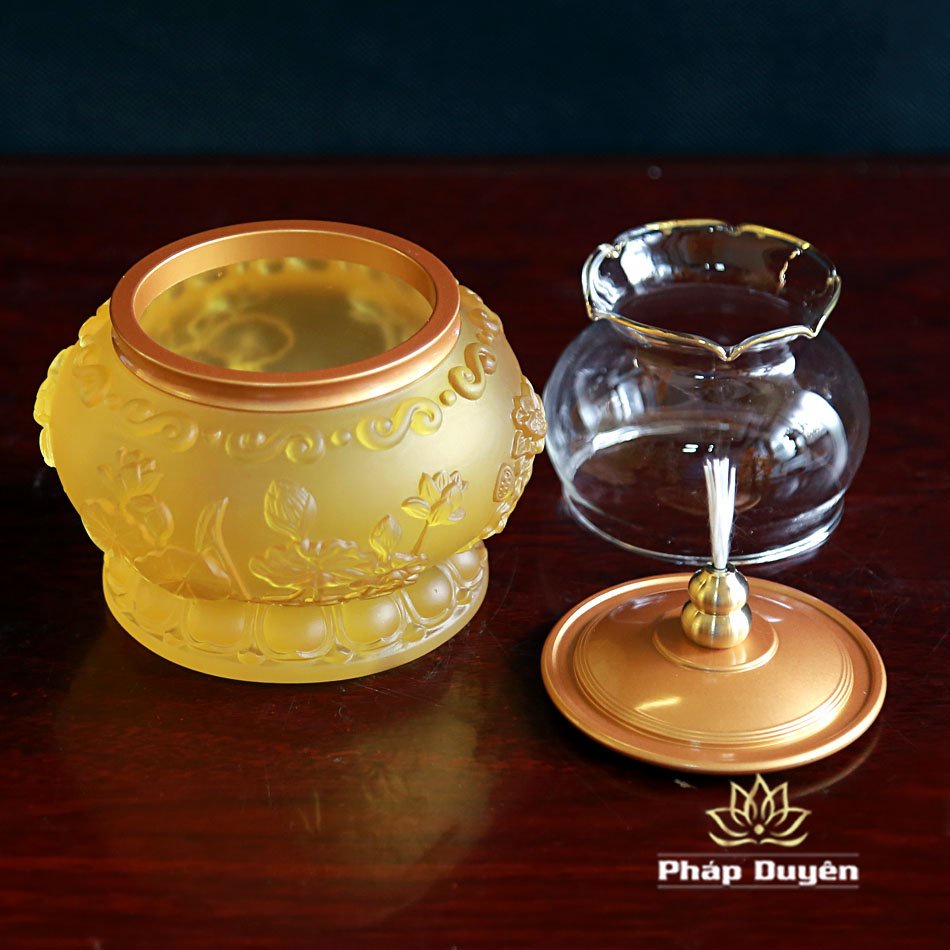 Đèn Dầu Lưu Ly Vàng Hoa Sen Nổi Không Đế , Cao 16cm