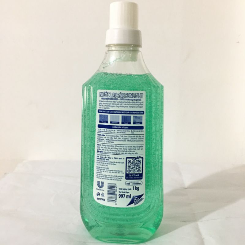 Nước lau sàn Sunlight tinh dầu thảo mộc thiên nhiên chai 1kg