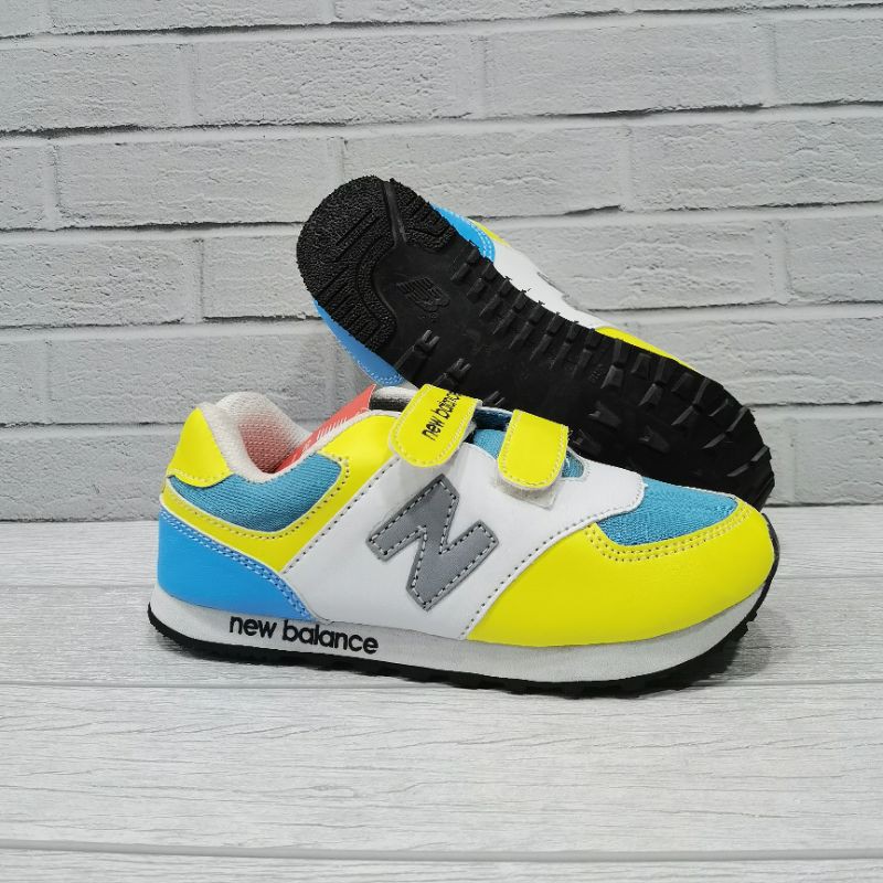 Giày Thể Thao New Balance Màu Vàng / Xanh / Trắng Có Khóa Dán Size 21-35 Cho Bé