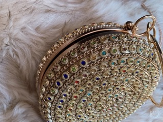 Clutch dự tiệc đính đá tròn đẳng cấp (hình thật)