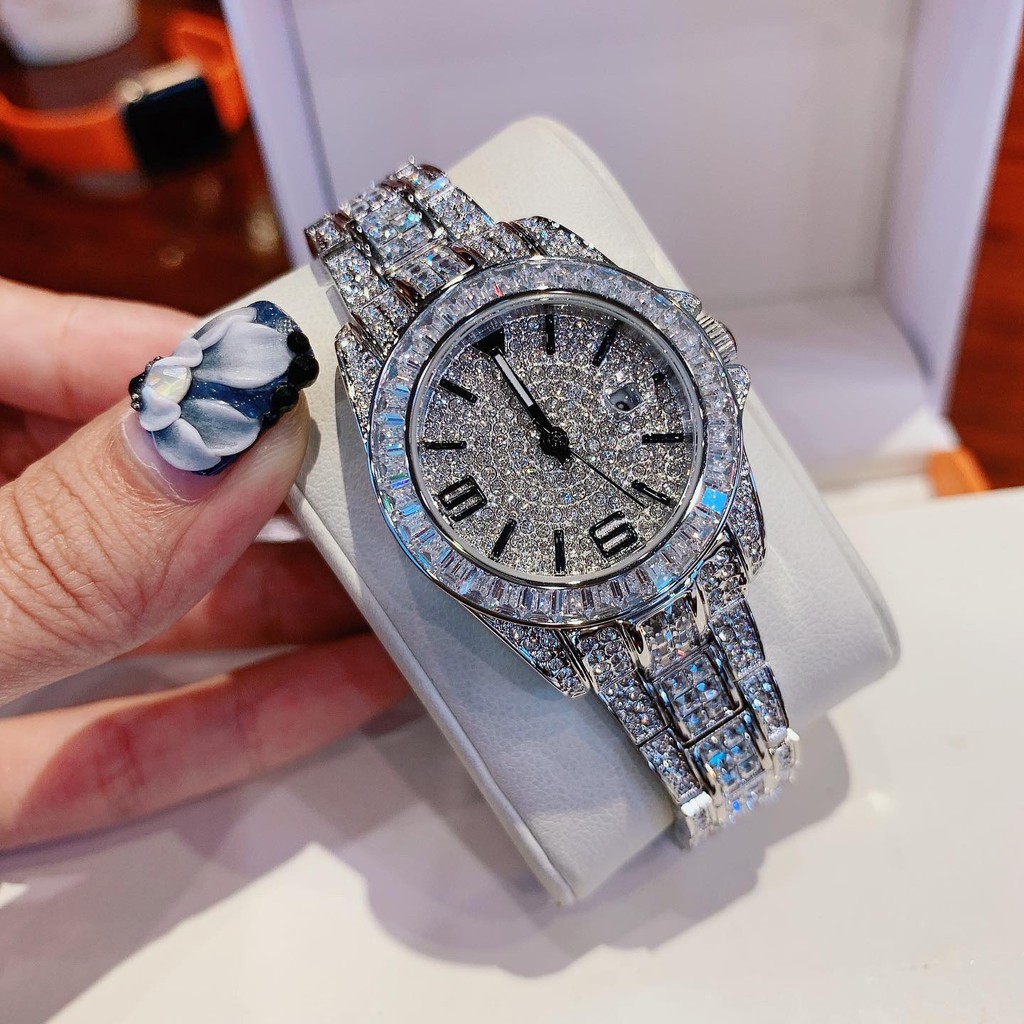 Đồng Hồ Nữ Davena mang hình dáng của Chopard D60313