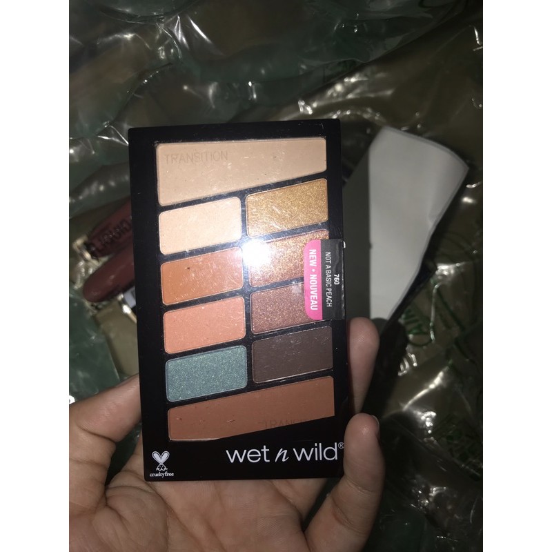 Bảng mắt wet n wild màu Not a basic Peach