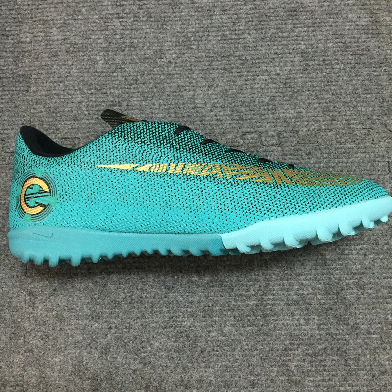 Giày đá bóng CR7 xanh chấm vàng nhân tạo