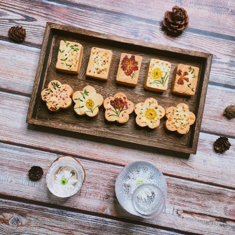 [Quà Biếu Lễ Tết] Bánh Dứa Đài Loan Hoa Trà ( size to 50g) | BigBuy360 - bigbuy360.vn