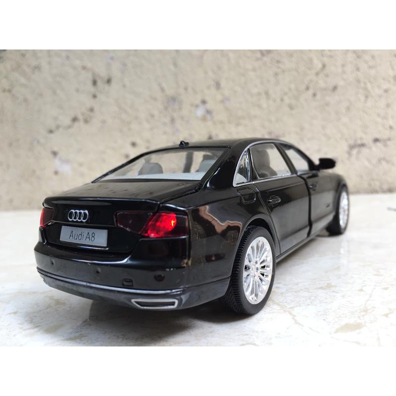 Mô hình xe Ô tô Audi A8 1:32