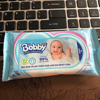 Khăn ướt Bobby/ Huggies (10 miếng/ gói)