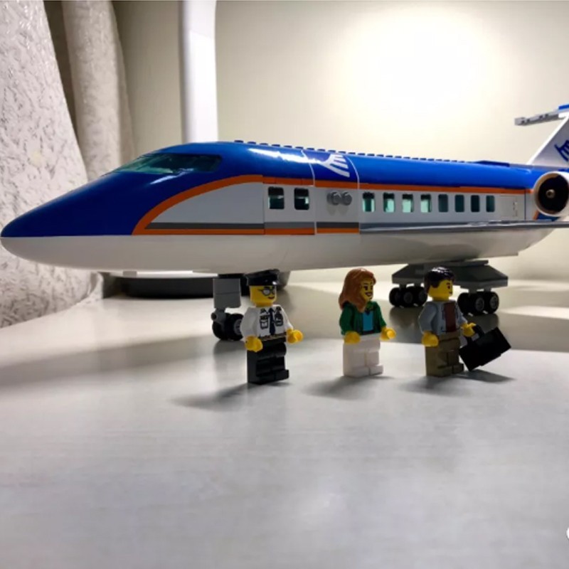 Đồ chơi Lắp ghép Mô hình Sân Bay Quốc Tế Hiện Đại 02043 Queen 19052