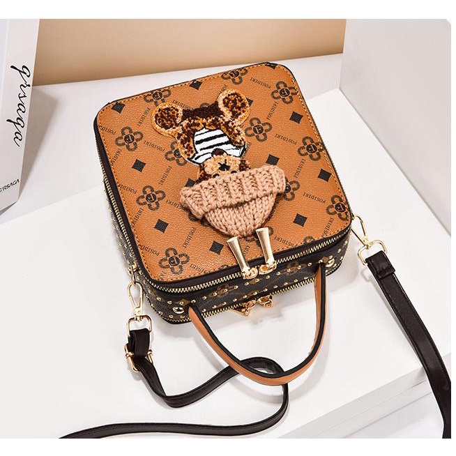 Túi Đeo Chéo Hình Vuông Nhỏ Họa Tiết Gấu Hoạt Hình Màu Tương Phản Thời Trang 2022 Cho Nữ