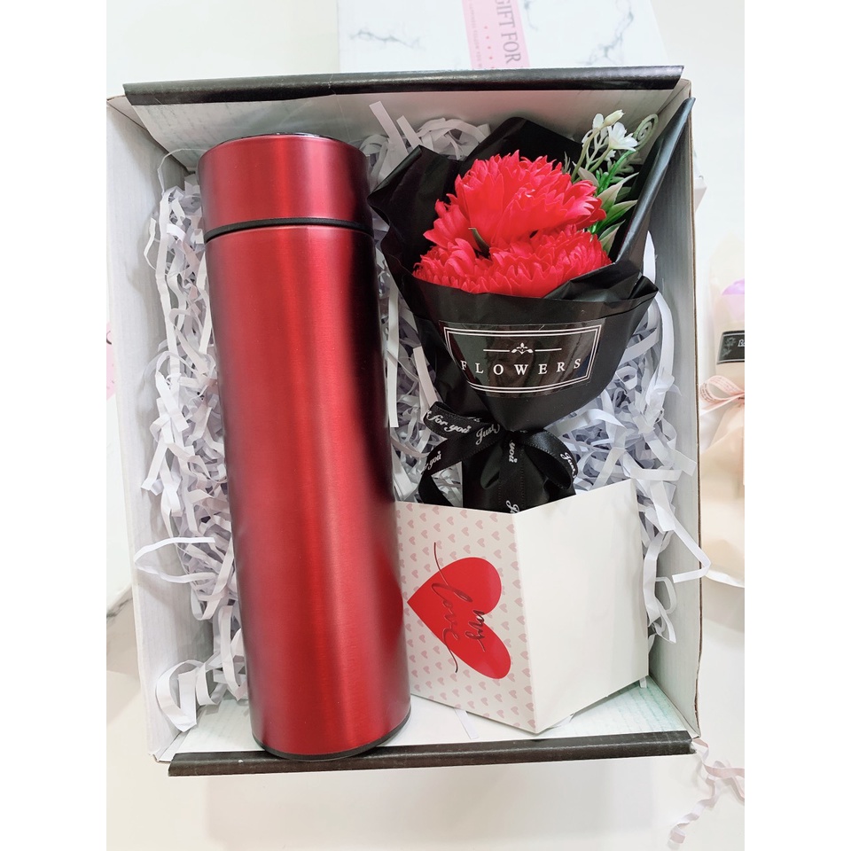 Hộp quà tặng ý nghĩa cho cả nam và nữ gồm bình giữ nhiệt, hoa sáp, thiệp