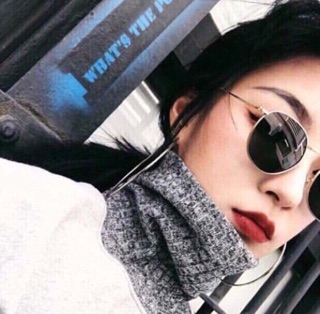 Kính ulzzang râm đen gọng vàng