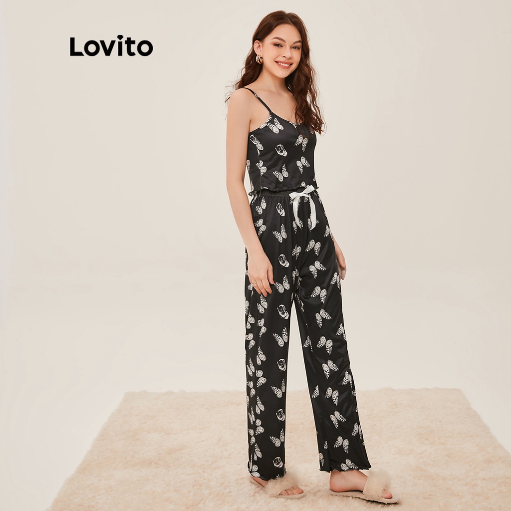 Lovito Bộ Đồ Ngủ Hai Dây Quần Dài Ống Suông Họa Tiết Bướm Màu Đen L20D452
