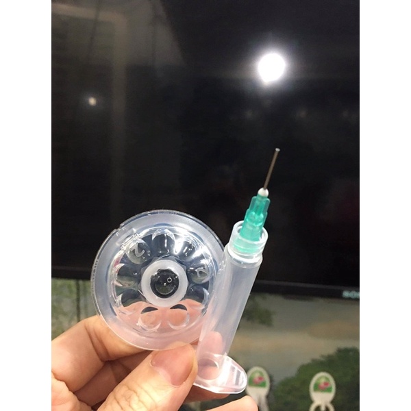 Dụng cụ kim đục núm vú của bình sữa