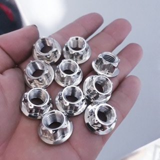 Tán inox salaya 10li giá 1 con