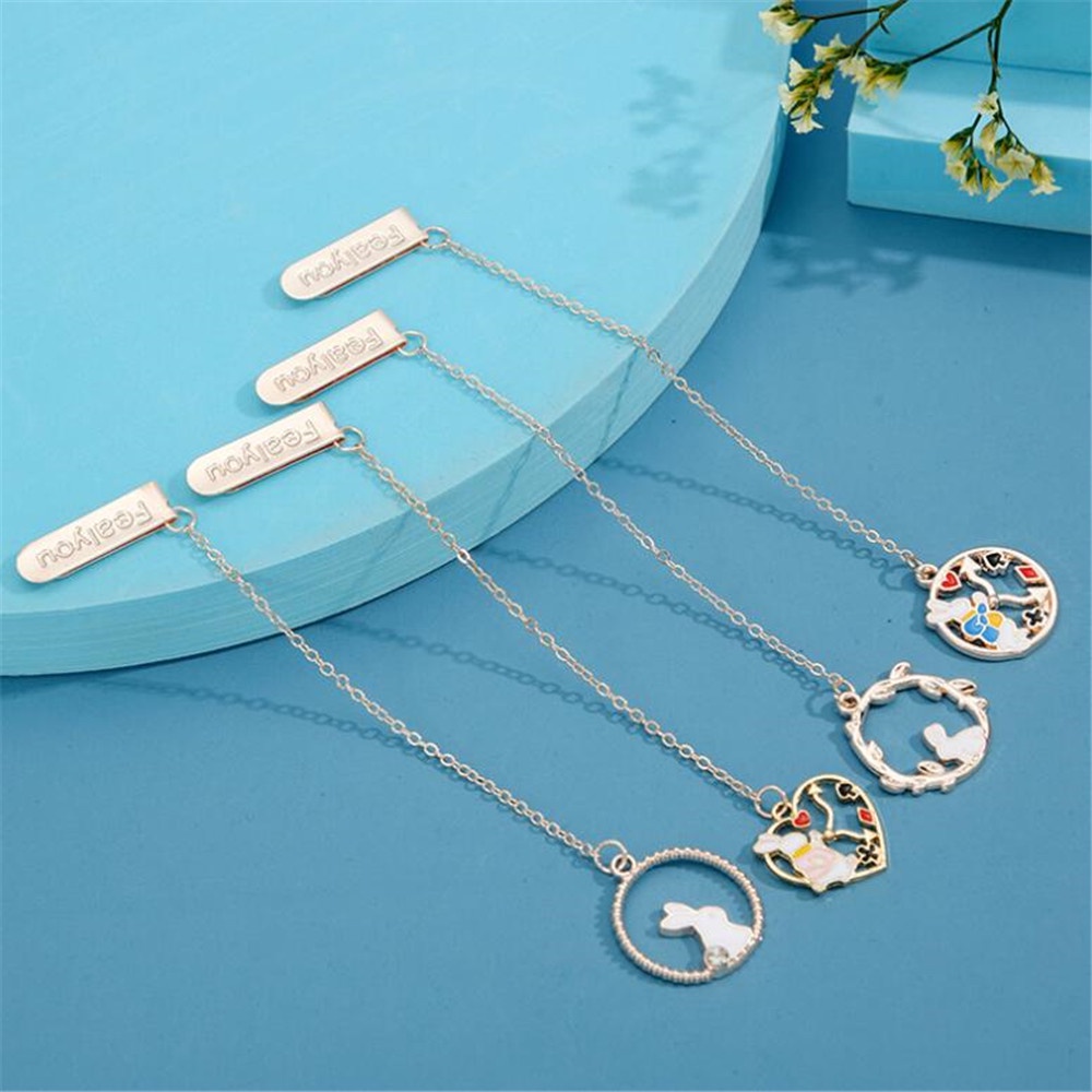 Bookmark Kẹp Sách Kim Loại Phối Charm Hình Alice - Mẫu 3