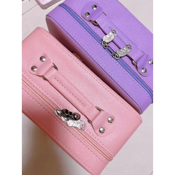 Hộp đựng đồ makeup cá nhân da PU dạng vali xách tay kèm gương gắn bên trong họa tiết dễ thương By Tiệm Của Hương