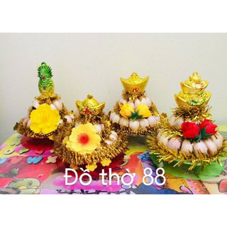 Tháp tỏi 2 tầng ông thần tài đế nhựa nhỏ