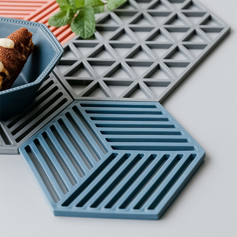 Đệm lót nồi cốc bằng PVC silicon cách nhiệt chống trượt thiết kế hình học khoét rỗng Bắc Âu cho nhà bếp