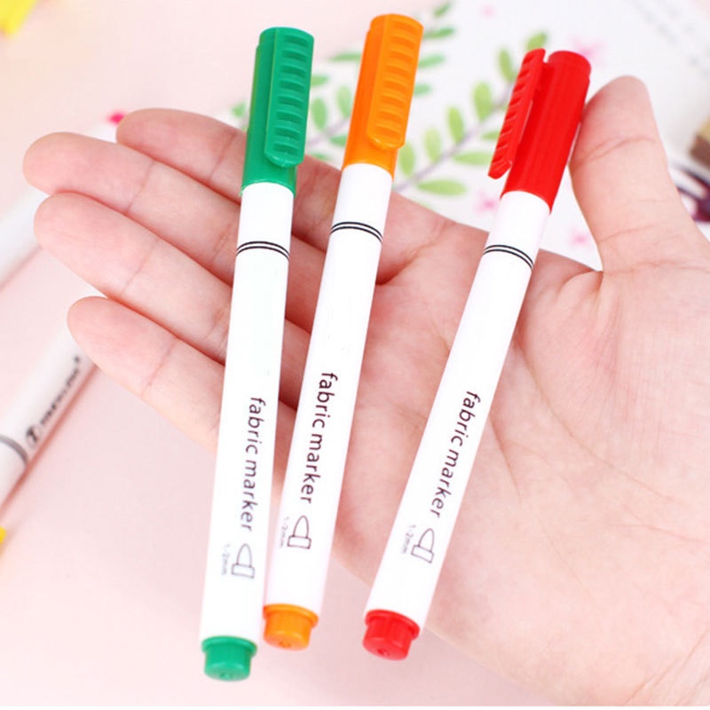 Set 8 bút lông vẽ Graffiti lên quần áo giày vải Canvas